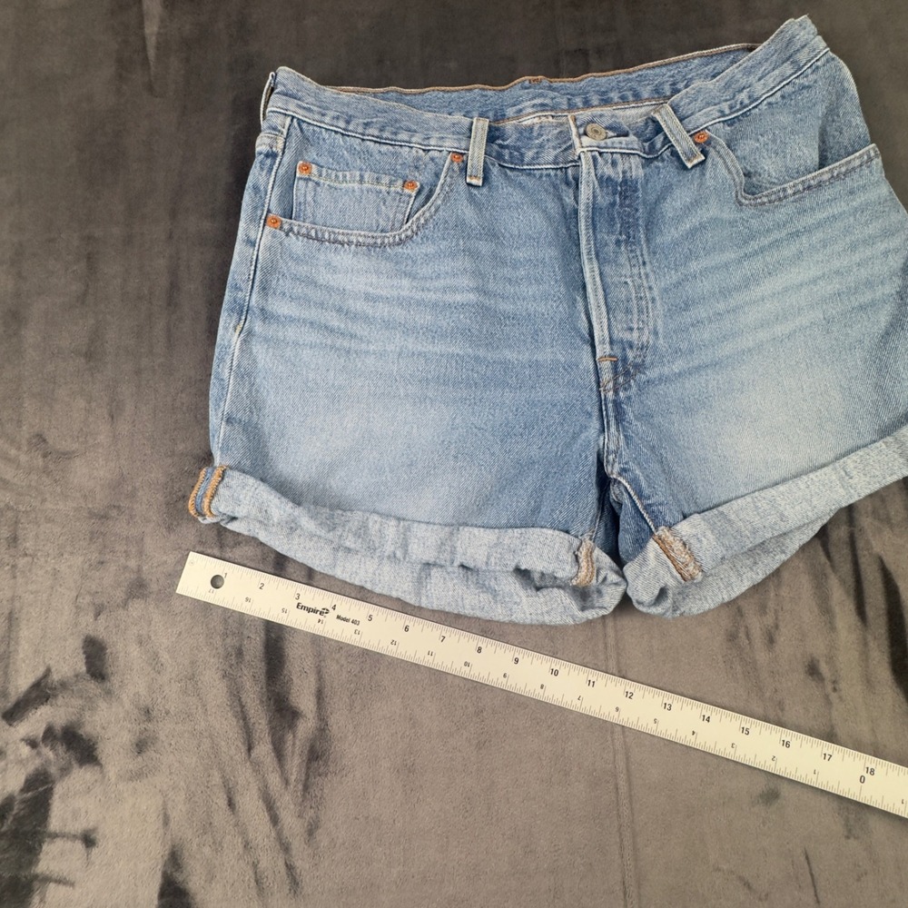 Levi's 501 Original Jean Shorts Womens 31 Blue Light Wash High Rise Rolled Cuff - Picture 3 of 9